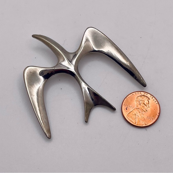 Vintage 1974 Sarah Coventry Silver Tone Mr Seagull Brooch - Picture 7 of 9